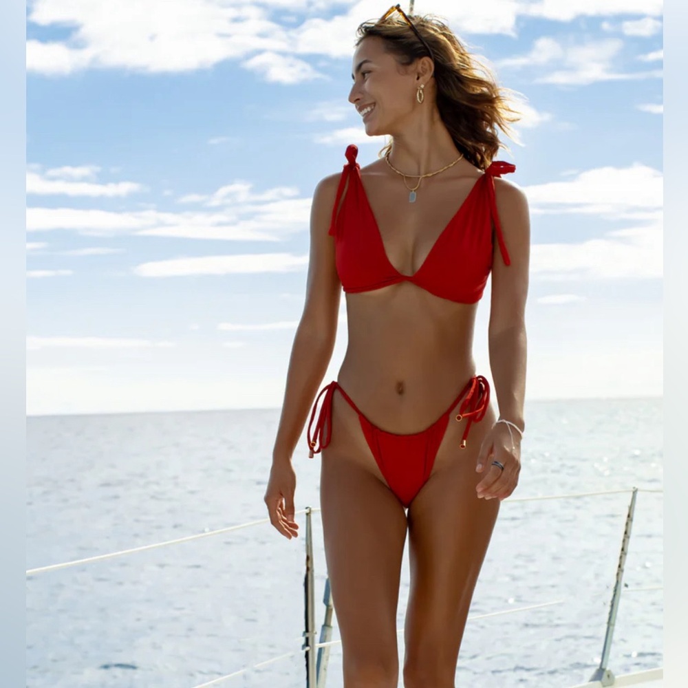 NEW! Kenny Flowers THE CALI Adjustable Thong Bikini Bottom Red SZ L
